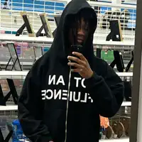聆聽 undefined、觀看音樂影片、閱讀小傳、查看巡演日期等！