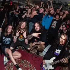 Ascolta DemsFightinWords, guarda video musicali, leggi la biografia, vedi le date del tour & altro!