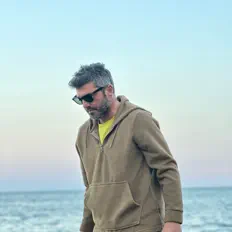 聆聽 Ozan Okur、觀看音樂影片、閱讀小傳、查看巡演日期等！