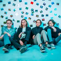 Selfportrait सुनें, म्यूज़िक वीडियो देखें, बायो पढ़ें, दौरे की तारीखें और बहुत कुछ देखें!