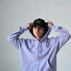 Poslechněte si interpreta AAKTAVA, sledujte hudební videa, přečtěte si životopis, podívejte se na data turné a další informace.