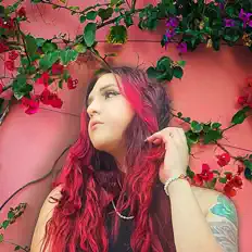 Poslechněte si interpreta Lyssa Rose, sledujte hudební videa, přečtěte si životopis, podívejte se na data turné a další informace.