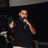 Escucha a undefined, mira vídeos musicales, lee la biografía, consulta fechas de giras y mucho más.