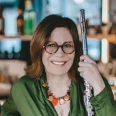 Luister naar Marie-Véronique Bourque, bekijk muziekvideo's, lees de bio, bekijk de tourdata, en meer!