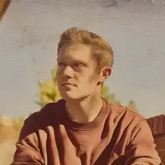 Poslechněte si interpreta Drew Hamil, sledujte hudební videa, přečtěte si životopis, podívejte se na data turné a další informace.