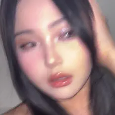 Dengarkan CLARY, tonton video musik, baca bio, lihat tanggal tur & lainnya!
