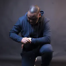 Ouve Orsot, vê vídeos de música, lê a biografia, vê as datas da digressão e muito mais!