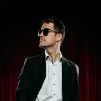 undefined: песни, клипы, биография, даты выступлений и многое другое.