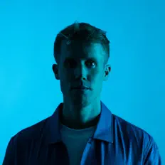 聆聽 Jay Hardway、觀看音樂影片、閱讀小傳、查看巡演日期等！