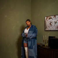 Ouça undefined, assista a videoclipes, leia a biografia, veja as datas das turnês e mais!