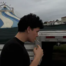 Poslechněte si interpreta eurogunparty, sledujte hudební videa, přečtěte si životopis, podívejte se na data turné a další informace.