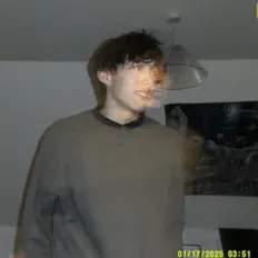 zachを聴いたり、ミュージックビデオを鑑賞したり、経歴やツアー日程などを確認したりしましょう！