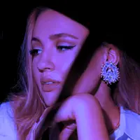 undefined을(를) 듣고, 뮤직 비디오를 보고, 약력을 읽고, 투어 일정 등을 확인하세요!