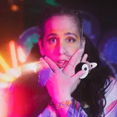 Dengarkan indie108, tonton video musik, baca bio, lihat tanggal tur & lainnya!