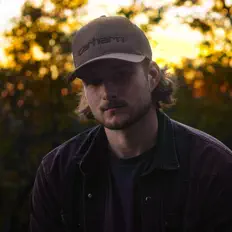 Peyton Cantrell: песни, клипы, биография, даты выступлений и многое другое.