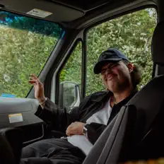 Luister naar Famos Amos, bekijk muziekvideo's, lees de bio, bekijk de tourdata, en meer!