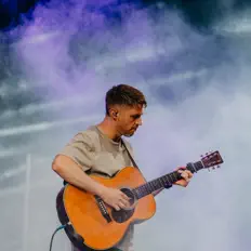 Hör dir James Pringle an, schau dir Musikvideos an, lies die Biografie, finde Tourdaten und mehr!