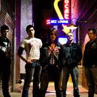Ascolta undefined, guarda video musicali, leggi la biografia, vedi le date del tour & altro!