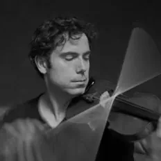 Hör dir Mateusz Smoczyński an, schau dir Musikvideos an, lies die Biografie, finde Tourdaten und mehr!