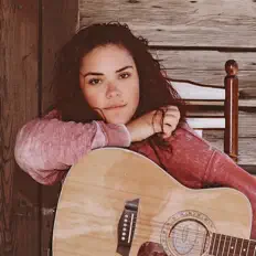 Dengarkan Emily Sheila, tonton video musik, baca bio, lihat tanggal tur & lainnya!