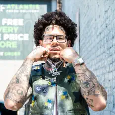 Foreign Bangを聴いたり、ミュージックビデオを鑑賞したり、経歴やツアー日程などを確認したりしましょう！