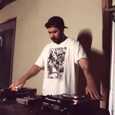 MINIONを聴いたり、ミュージックビデオを鑑賞したり、経歴やツアー日程などを確認したりしましょう！