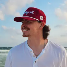 Dengarkan Myles Morgan, tonton video musik, baca bio, lihat tanggal tur & lainnya!