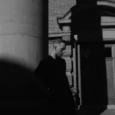 Basha सुनें, म्यूज़िक वीडियो देखें, बायो पढ़ें, दौरे की तारीखें और बहुत कुछ देखें!