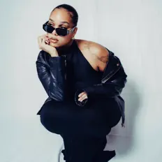 Ακούστε περιεχόμενο από YNTRA, παρακολουθήστε μουσικά βίντεο, διαβάστε το βιογραφικό, δείτε ημερομηνίες περιοδείας, και πολλά ακόμη!