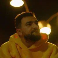 undefined을(를) 듣고, 뮤직 비디오를 보고, 약력을 읽고, 투어 일정 등을 확인하세요!