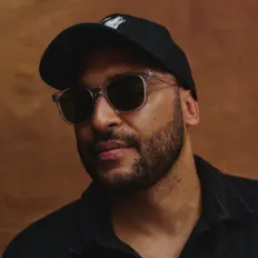 Poslechněte si interpreta LAWYA, sledujte hudební videa, přečtěte si životopis, podívejte se na data turné a další informace.