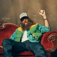 Hör dir undefined an, schau dir Musikvideos an, lies die Biografie, finde Tourdaten und mehr!