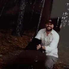 聆聽 Daire Barefoot、觀看音樂影片、閱讀小傳、查看巡演日期等！