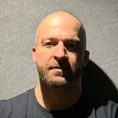 Stone Dog: песни, клипы, биография, даты выступлений и многое другое.