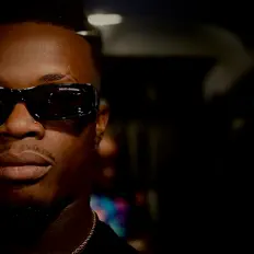 Ouve YB France, vê vídeos de música, lê a biografia, vê as datas da digressão e muito mais!