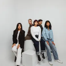 收听 ZOE Music、观看音乐视频、阅读小传、查看巡演日期等 ！