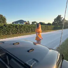 Ascolta Madi Wolf, guarda video musicali, leggi la biografia, vedi le date del tour & altro!