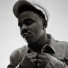 Chinazoを聴いたり、ミュージックビデオを鑑賞したり、経歴やツアー日程などを確認したりしましょう！