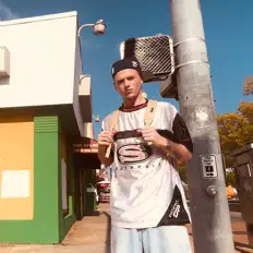 Escucha a KanRad Wood, mira vídeos musicales, lee la biografía, consulta fechas de giras y mucho más.