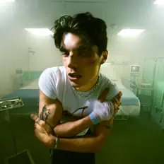 Écoutez loveshy, regardez des vidéoclips, lisez la biographie, consultez les dates de tournée et plus encore !