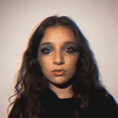 Luister naar Lina Loukily, bekijk muziekvideo's, lees de bio, bekijk de tourdata, en meer!