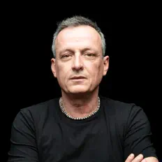 Ouça Luta Livre, assista a videoclipes, leia a biografia, veja as datas das turnês e mais!