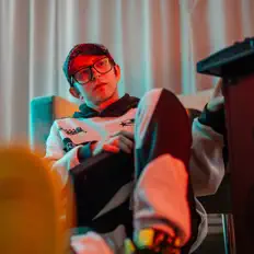 Posłuchaj wykonawcy STØck3Rzz, obejrzyj teledyski, przeczytaj biografię, zobacz daty tras koncertowych i nie tylko!