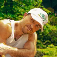 Posłuchaj wykonawcy undefined, obejrzyj teledyski, przeczytaj biografię, zobacz daty tras koncertowych i nie tylko!