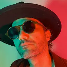 Martín Teránを聴いたり、ミュージックビデオを鑑賞したり、経歴やツアー日程などを確認したりしましょう！