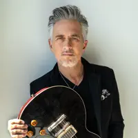 收听 undefined、观看音乐视频、阅读小传、查看巡演日期等 ！