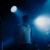 Dengarkan undefined, tonton video musik, baca bio, lihat tanggal tur & lainnya!