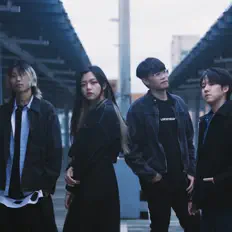 聆聽 迷霧小鎮、觀看音樂影片、閱讀小傳、查看巡演日期等！