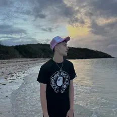 Dengarkan Prodbylaro, tonton video musik, baca bio, lihat tanggal tur & lainnya!