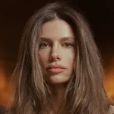 聆聽 Antoniette Costa、觀看音樂影片、閱讀小傳、查看巡演日期等！